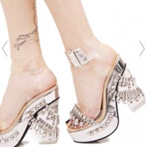 NOT SELLING!!!!!! Has anyone seen these shoes?!